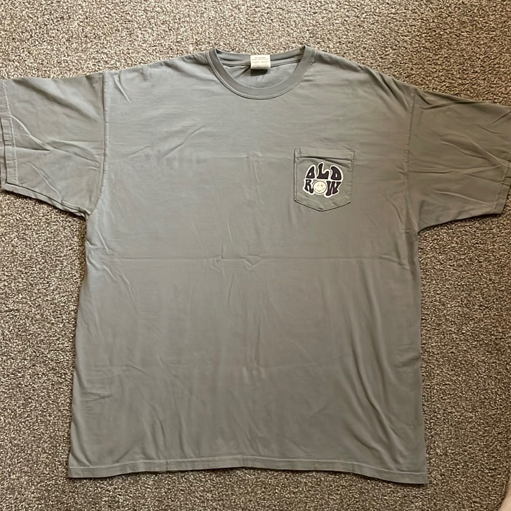 Comfort Colors Old Row The Boys are Back In Town Pocket Tee Gray Men’s 2XL